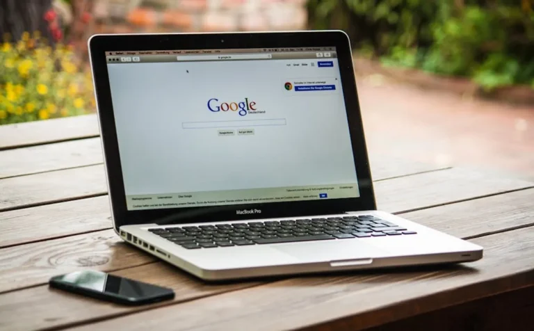 Cloakmagazine Search Intent: What SEO Teams Can Learn From the Trend